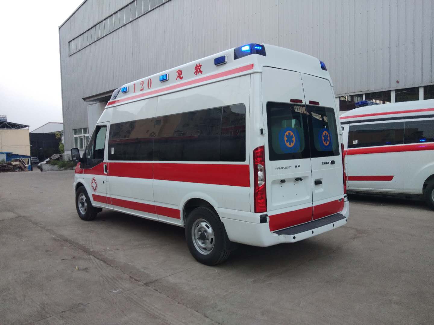 江鈴福特新世代全順（長軸）救護車