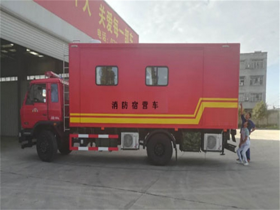 東風(fēng)越野四驅(qū)宿營車 東風(fēng)越野四驅(qū)宿營車