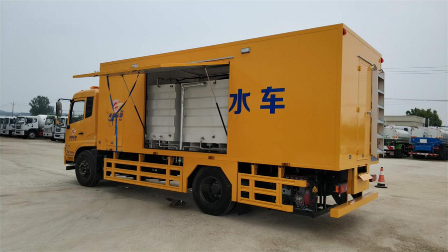 東風(fēng)天錦凈水車 東風(fēng)天錦凈水車