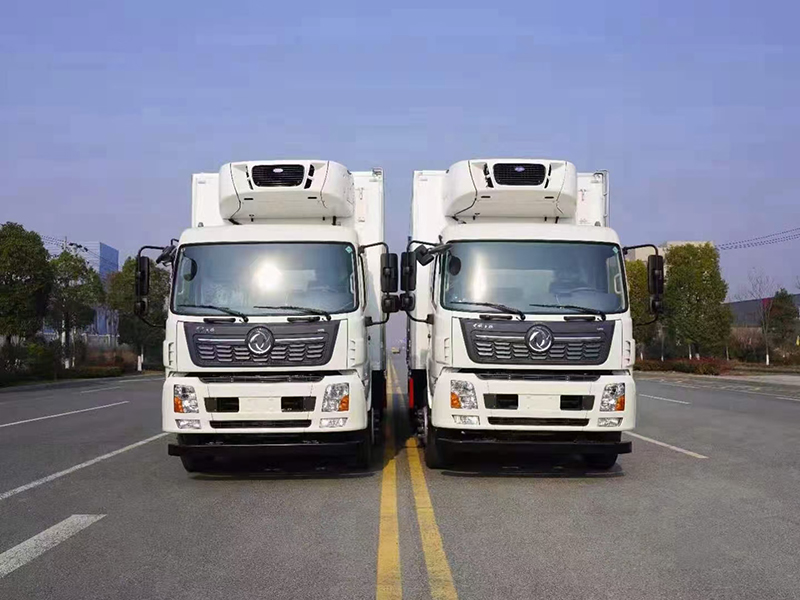 天錦VR小三軸平頂冷藏車 天錦VR小三軸平頂冷藏車