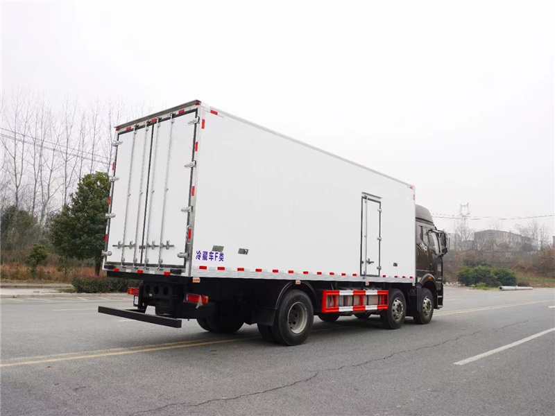 解放J6P小三軸冷藏車 解放J6P小三軸冷藏車