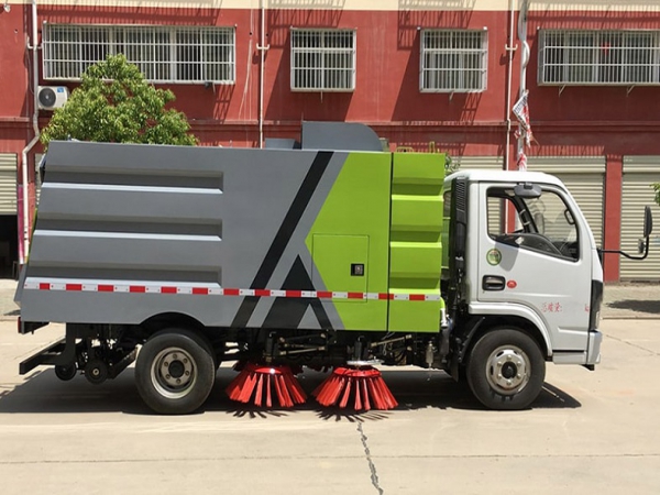 東風(fēng)多利卡5.5方掃路車 東風(fēng)多利卡5.5方掃路車