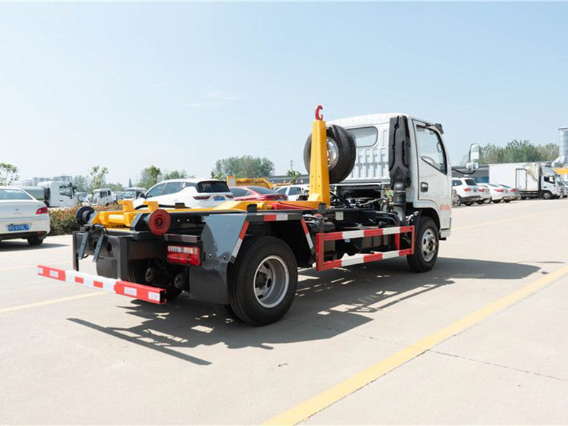 黃牌多利卡5方勾臂垃圾車 黃牌多利卡5方勾臂垃圾車