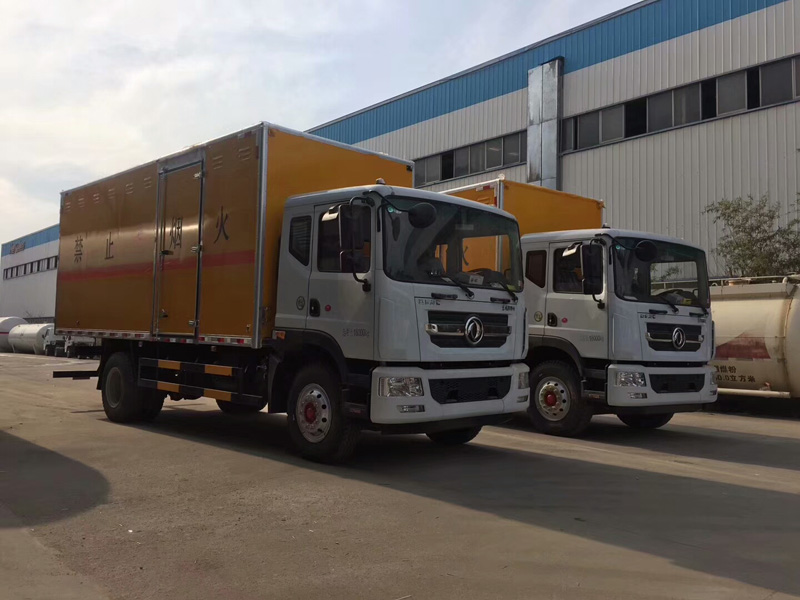 東風(fēng)6米3 9.9噸爆破器材車 東風(fēng)6米3 9.9噸爆破器材車