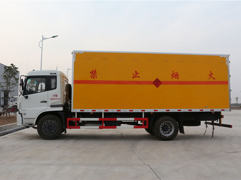 天錦6米2(9.9噸)爆破器材車 天錦6米2(9.9噸)爆破器材車