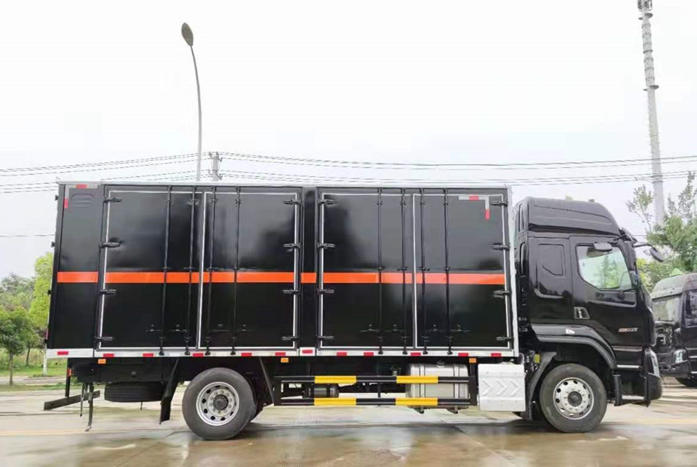 柳汽乘龍9.9噸高頂雙臥爆破器材車 柳汽乘龍9.9噸高頂雙臥爆破器材車