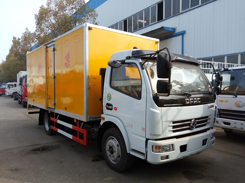 東風(fēng)5米1(6.6噸)爆破器材車 東風(fēng)5米1(6.6噸)爆破器材車