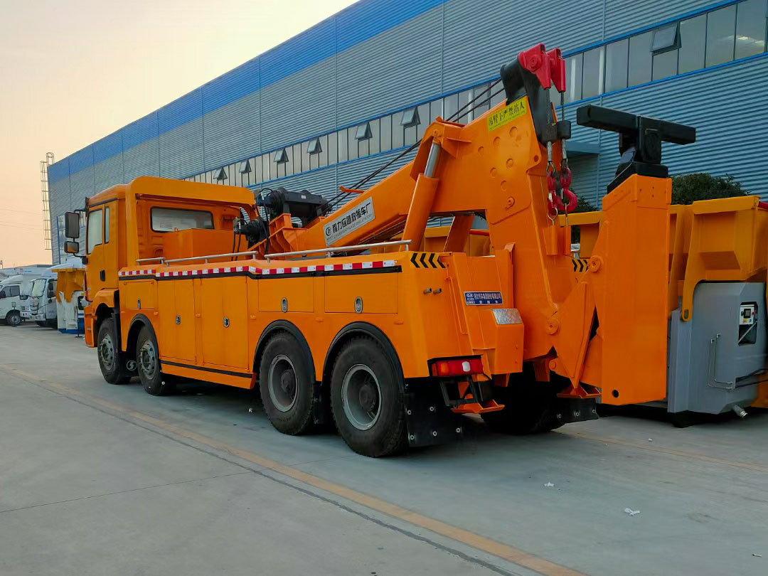 新M3000 8x4標(biāo)準(zhǔn)駕駛室 新M3000 8x4標(biāo)準(zhǔn)駕駛室