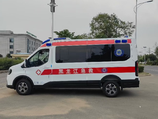 江鈴福特T8救護車
