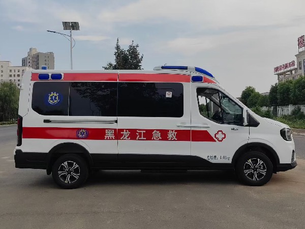 江鈴福特T8救護車