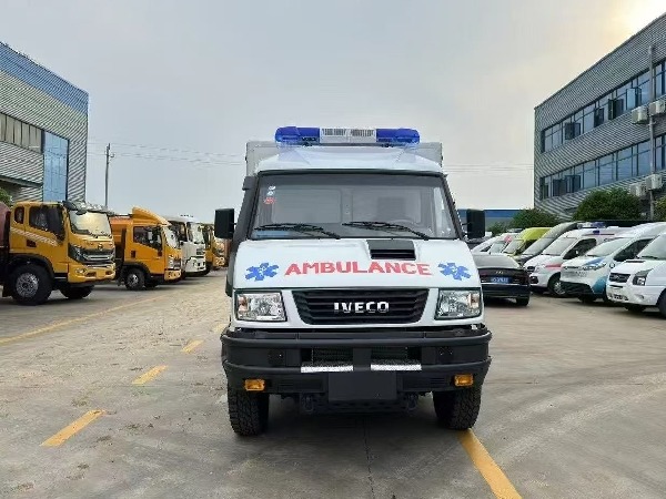 依維柯4X4救護車