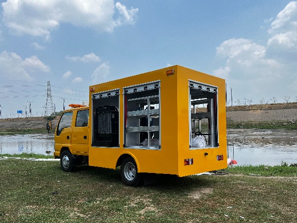 五十鈴雙排座排水車（1000立方）